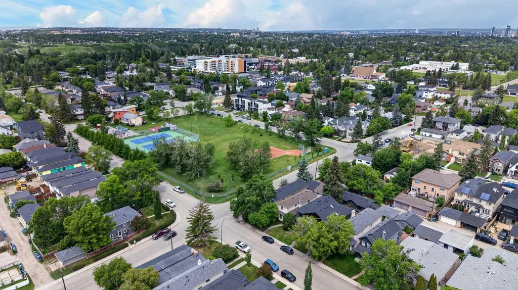 536 53 Avenue SW Calgary AB T2V 0B9