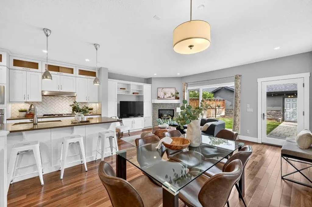 536 53 Avenue SW Calgary AB T2V 0B9