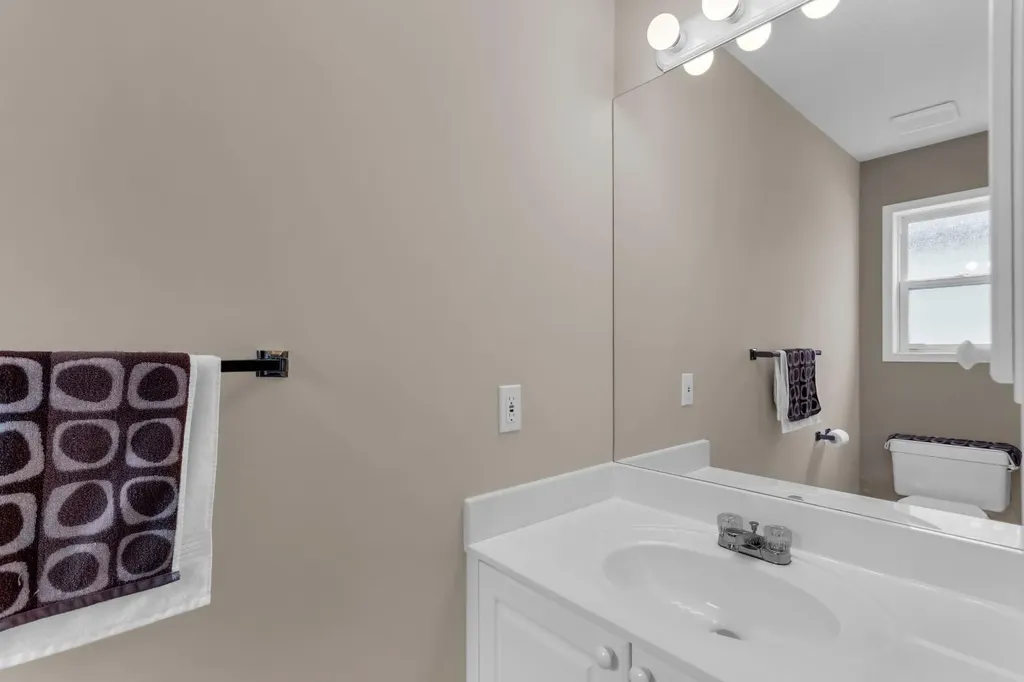 3751 Douglas Ridge Link SE Calgary AB T2Z3H7