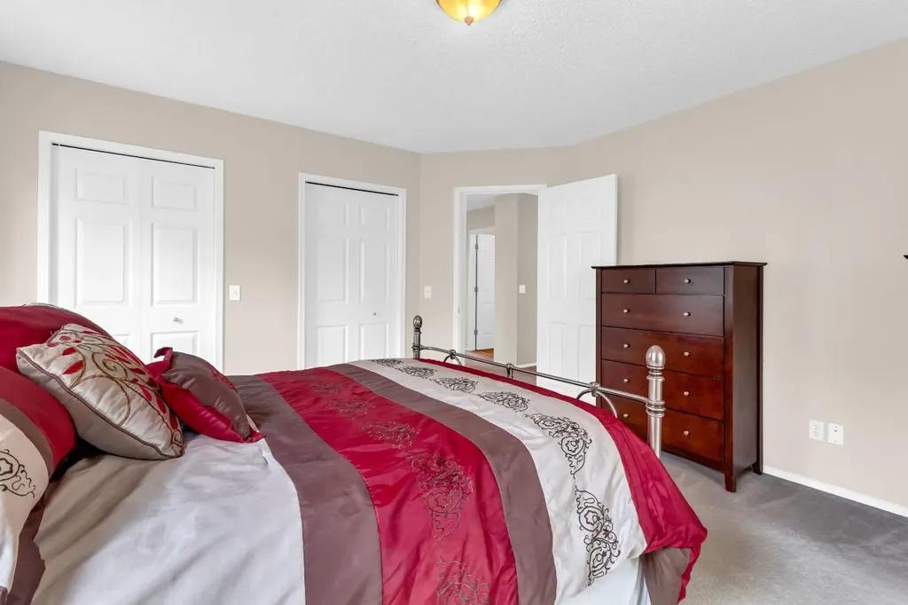 3751 Douglas Ridge Link SE Calgary AB T2Z3H7