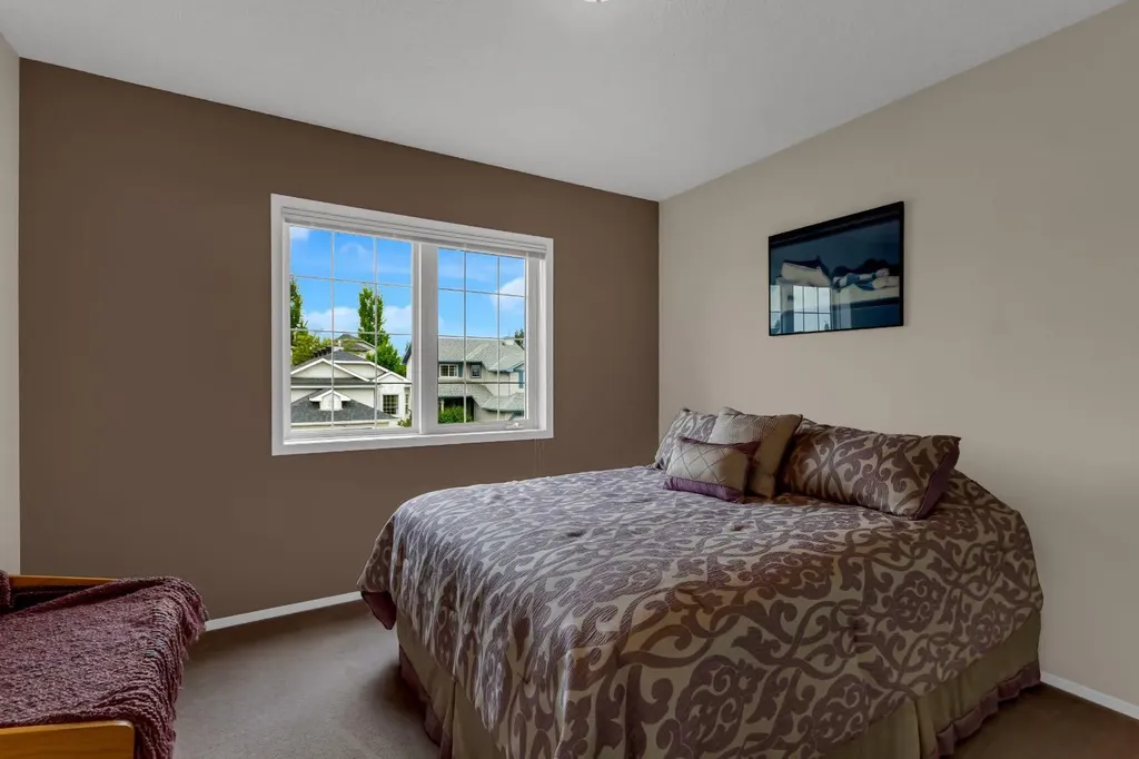 3751 Douglas Ridge Link SE Calgary AB T2Z3H7