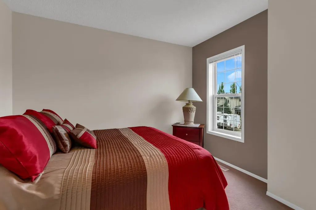 3751 Douglas Ridge Link SE Calgary AB T2Z3H7