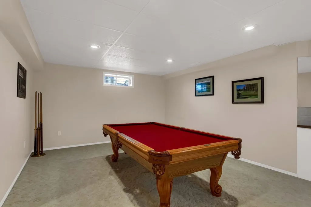 3751 Douglas Ridge Link SE Calgary AB T2Z3H7