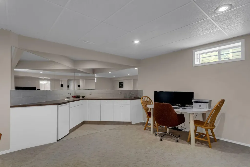 3751 Douglas Ridge Link SE Calgary AB T2Z3H7