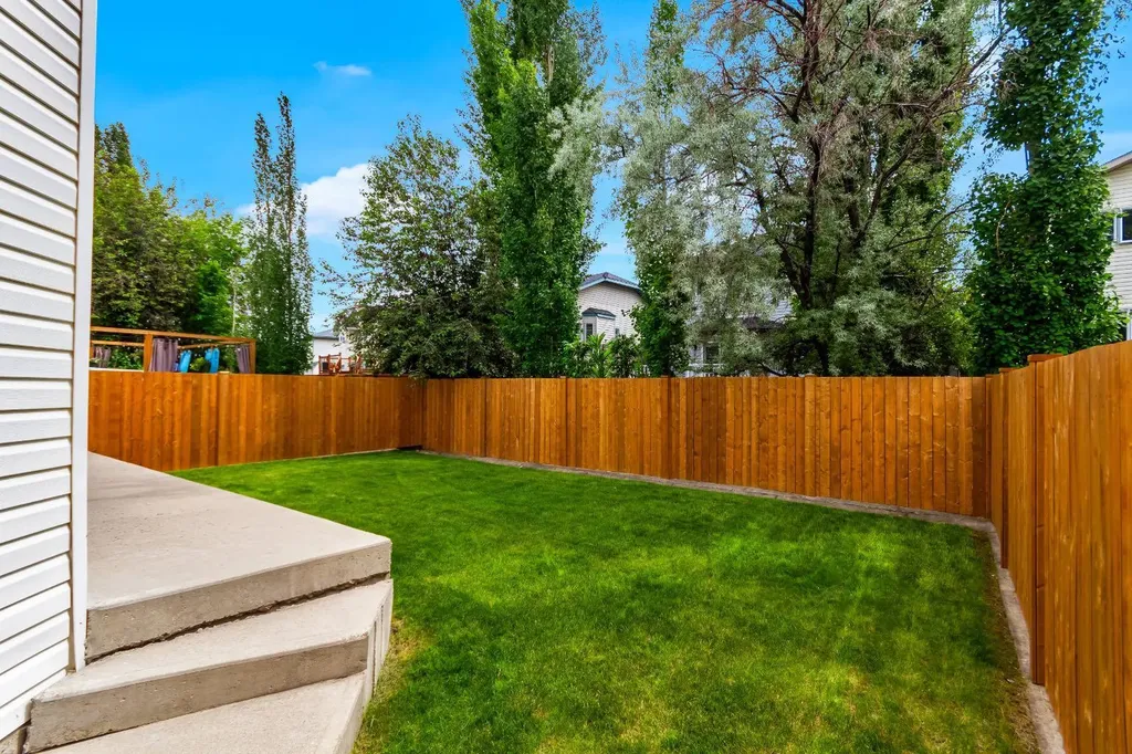 3751 Douglas Ridge Link SE Calgary AB T2Z3H7