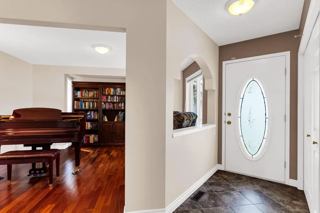3751 Douglas Ridge Link SE Calgary AB T2Z3H7
