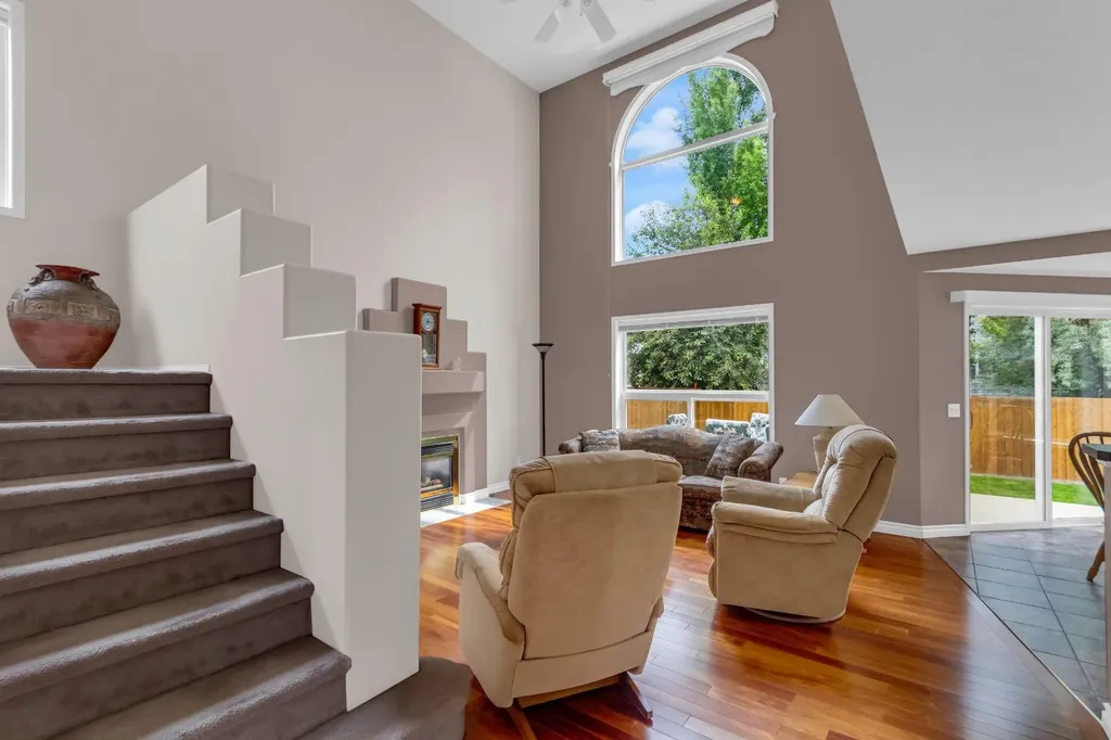 3751 Douglas Ridge Link SE Calgary AB T2Z3H7