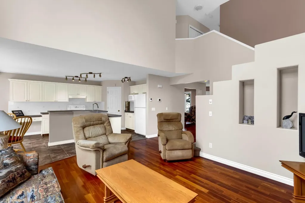 3751 Douglas Ridge Link SE Calgary AB T2Z3H7