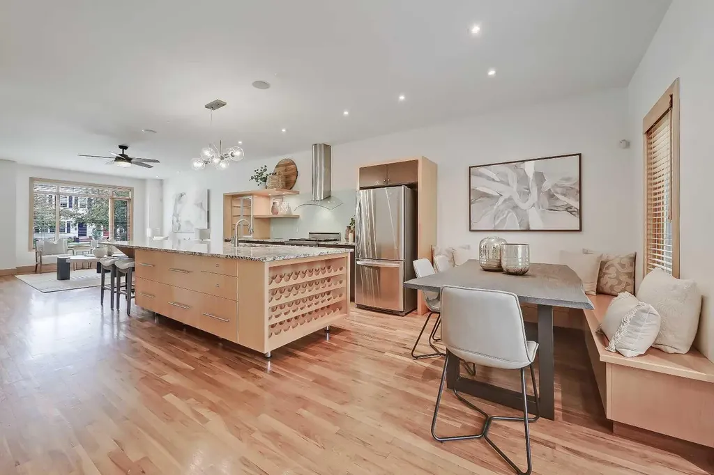 17 Somme Boulevard SW Calgary AB T2T 6K7