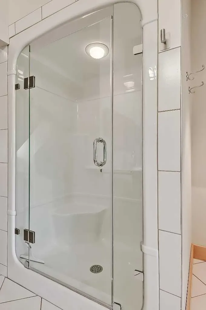17 Somme Boulevard SW Calgary AB T2T 6K7