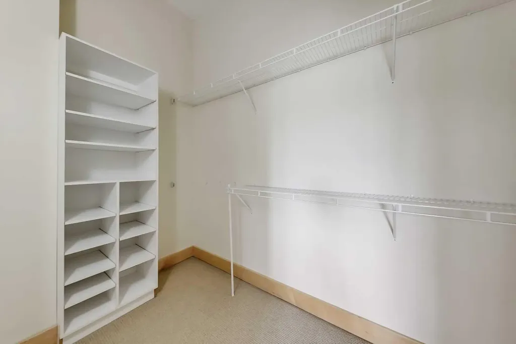 17 Somme Boulevard SW Calgary AB T2T 6K7