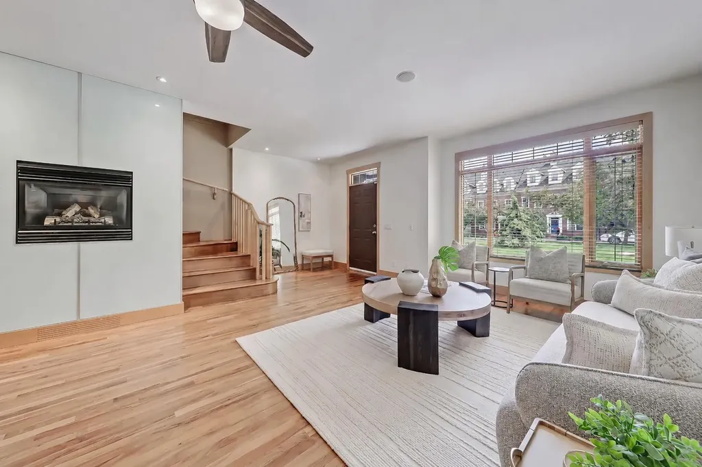 17 Somme Boulevard SW Calgary AB T2T 6K7