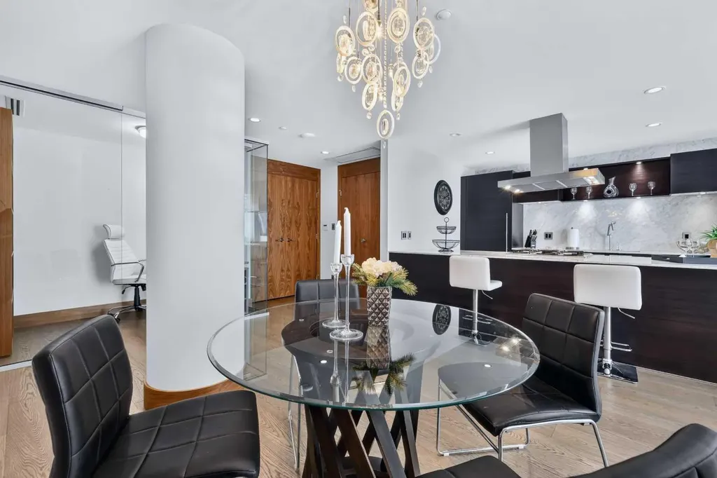 738 1 Avenue SW Calgary AB T2P5G8