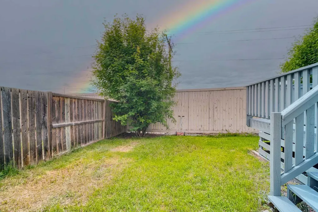 130 Somerglen Way SW Calgary AB T2Y 4B2