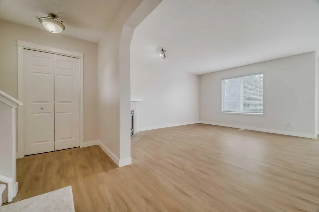 130 Somerglen Way SW Calgary AB T2Y 4B2