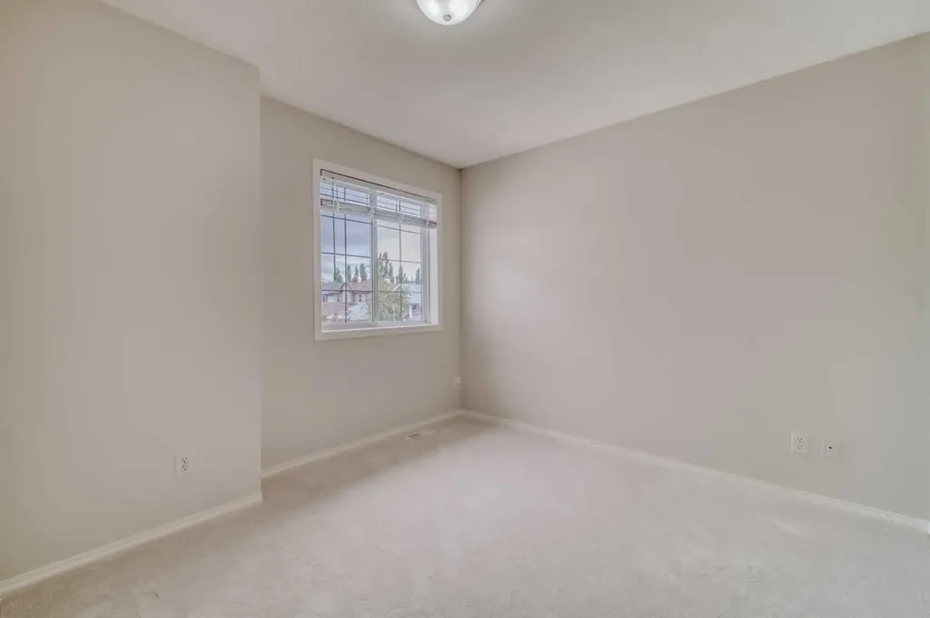 130 Somerglen Way SW Calgary AB T2Y 4B2