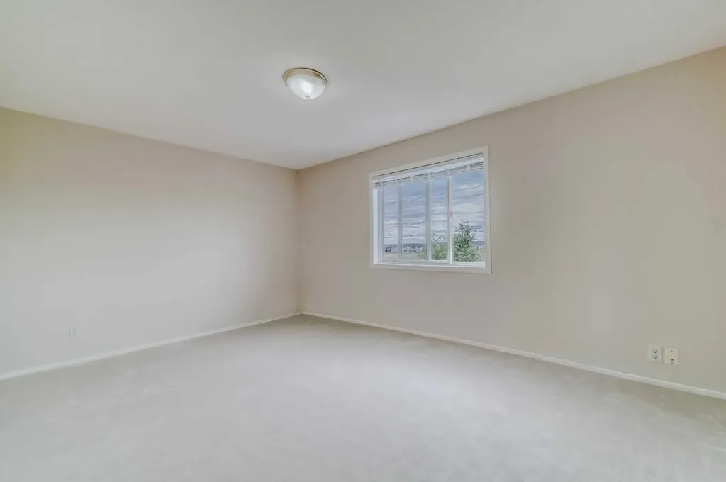 130 Somerglen Way SW Calgary AB T2Y 4B2