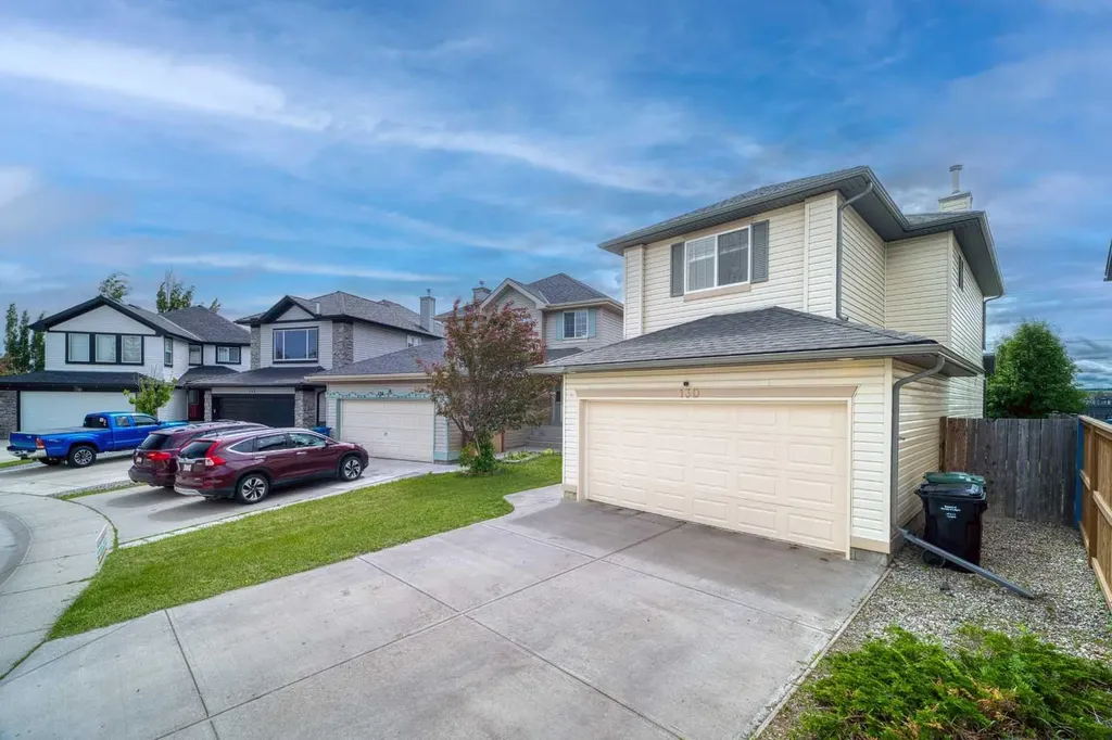 130 Somerglen Way SW Calgary AB T2Y 4B2