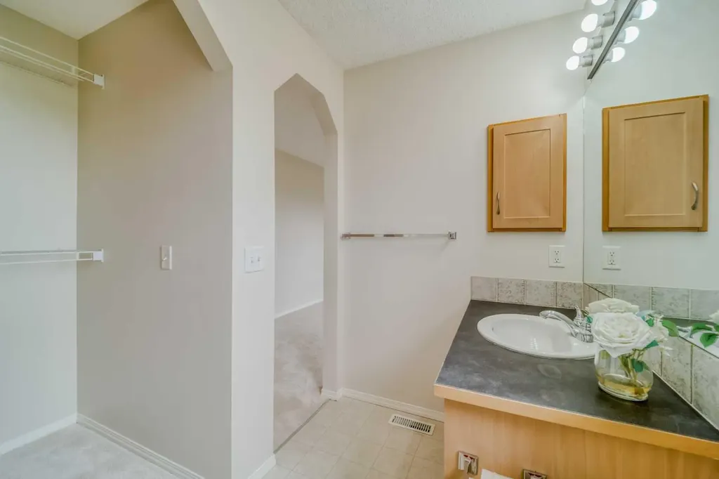 130 Somerglen Way SW Calgary AB T2Y 4B2
