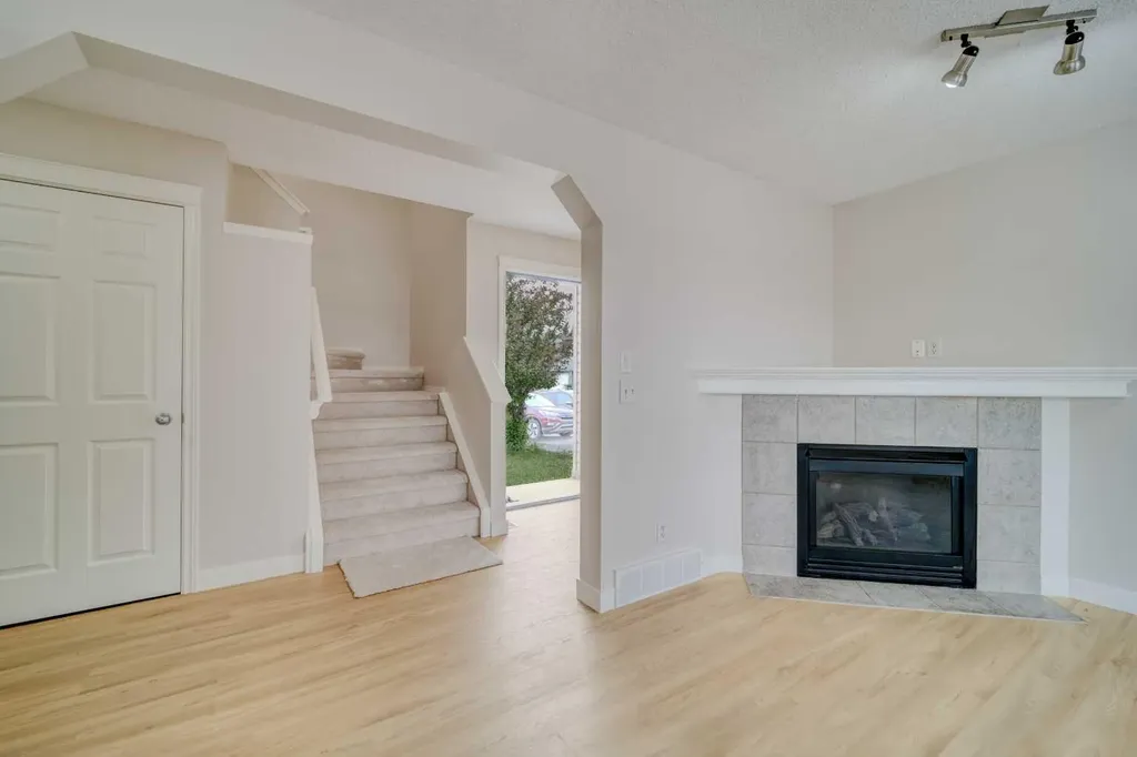 130 Somerglen Way SW Calgary AB T2Y 4B2