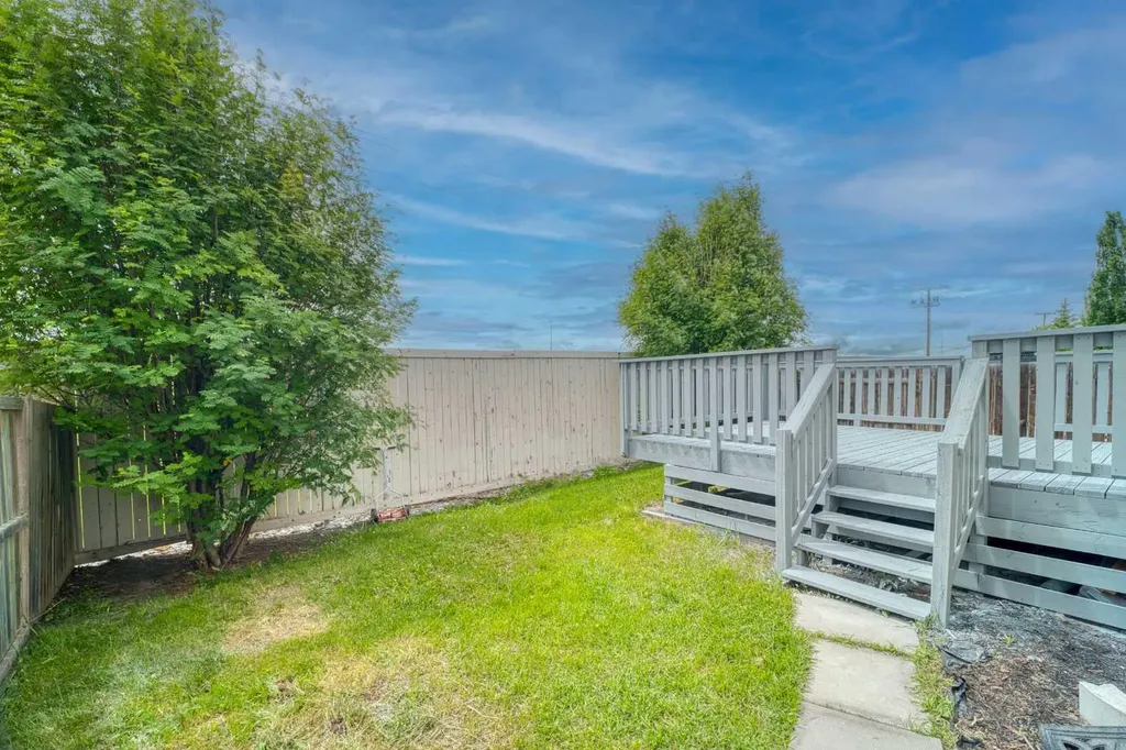 130 Somerglen Way SW Calgary AB T2Y 4B2