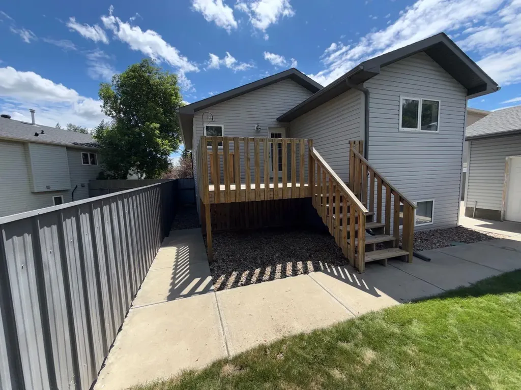 40 Micmac Court W Lethbridge AB T1K 7P9