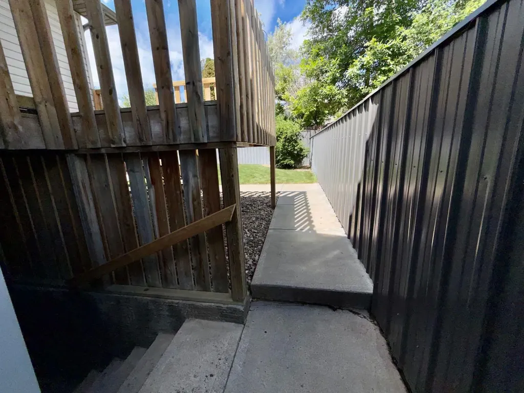 40 Micmac Court W Lethbridge AB T1K 7P9