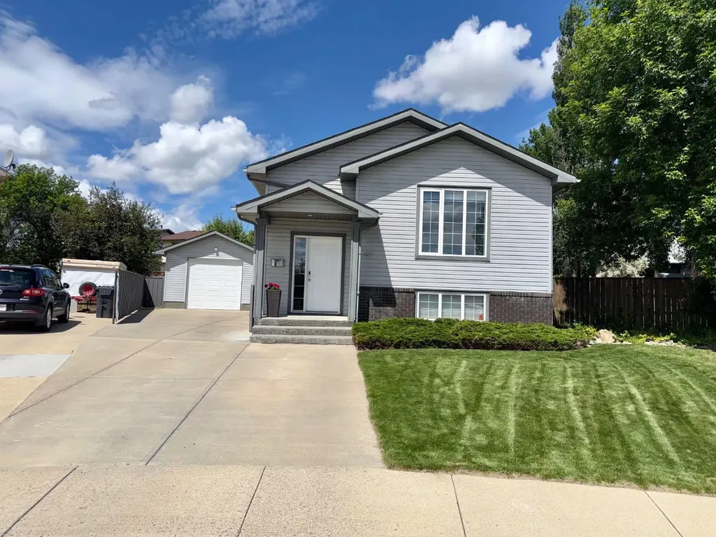 40 Micmac Court W Lethbridge AB T1K 7P9