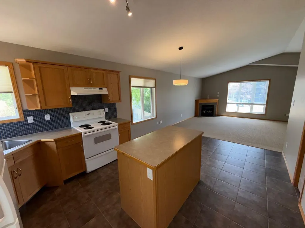 40 Micmac Court W Lethbridge AB T1K 7P9