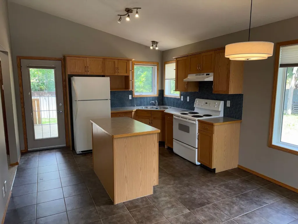 40 Micmac Court W Lethbridge AB T1K 7P9