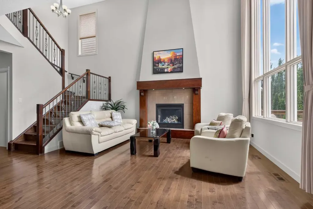 27 Pantego Avenue NW Calgary AB T3K 0C4