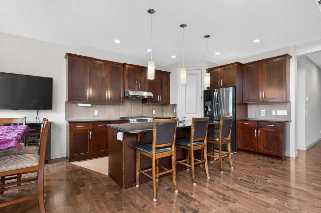 27 Pantego Avenue NW Calgary AB T3K 0C4