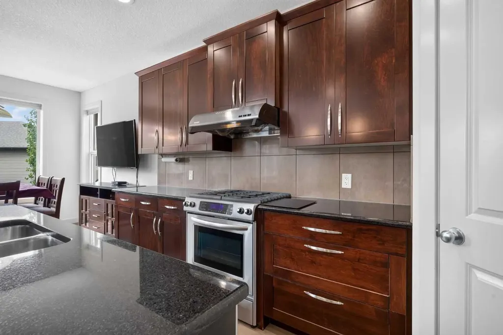27 Pantego Avenue NW Calgary AB T3K 0C4
