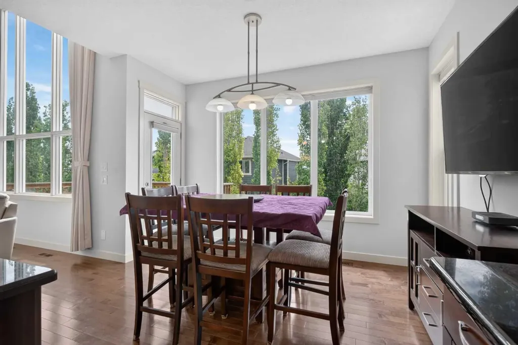 27 Pantego Avenue NW Calgary AB T3K 0C4