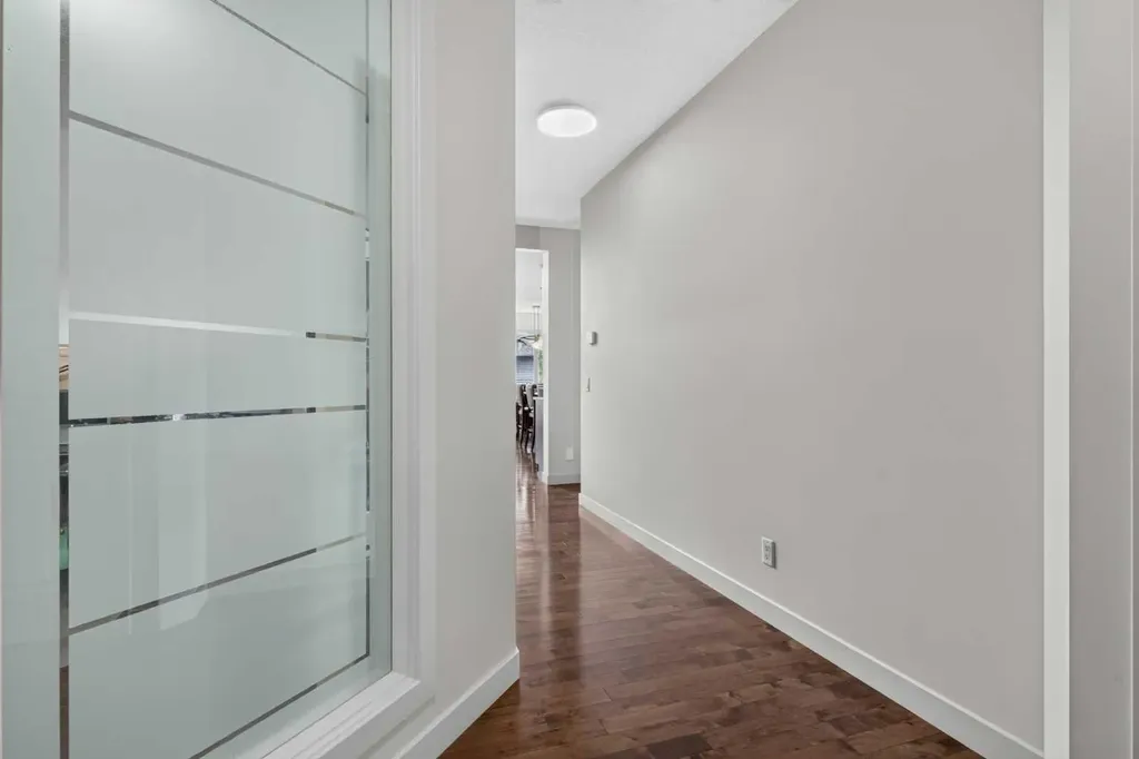 27 Pantego Avenue NW Calgary AB T3K 0C4