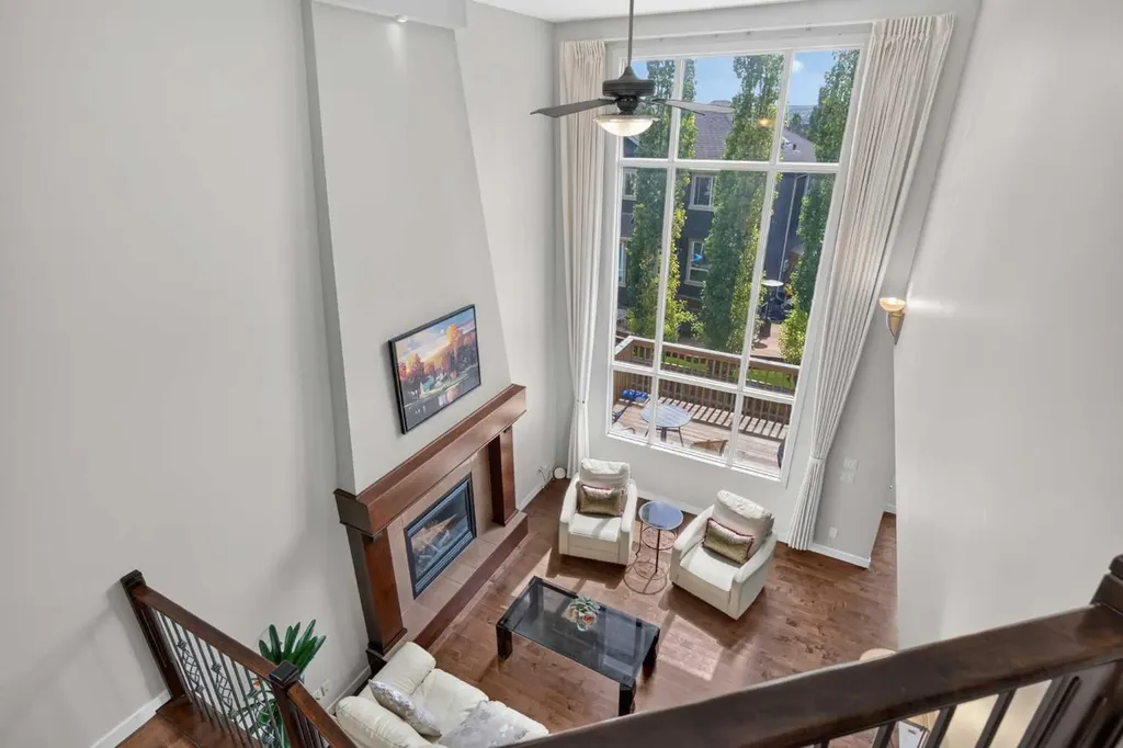 27 Pantego Avenue NW Calgary AB T3K 0C4
