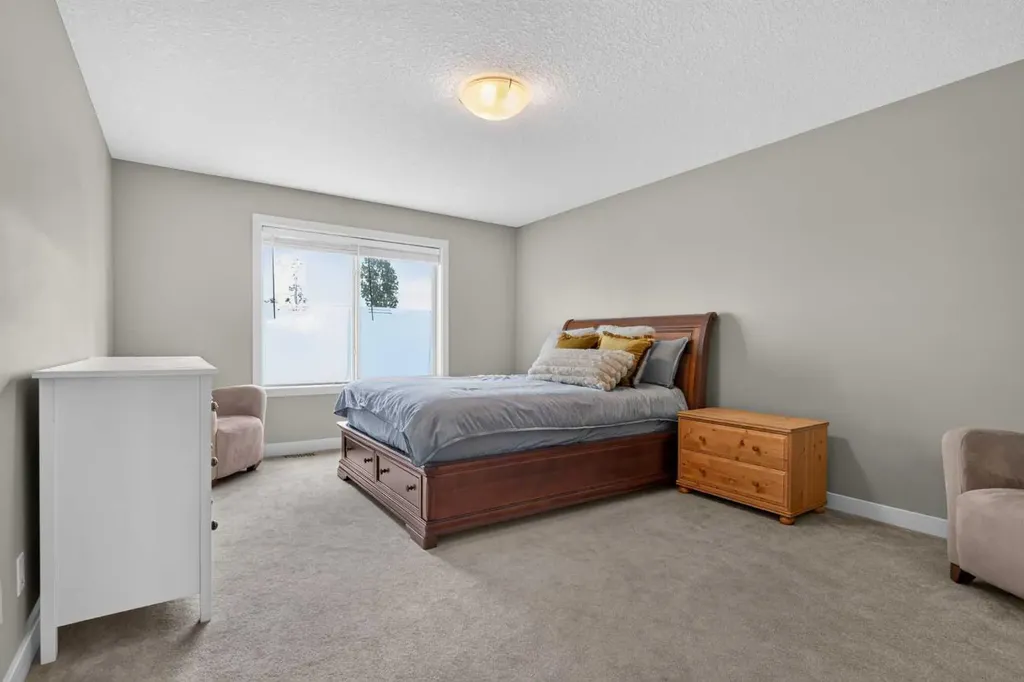 27 Pantego Avenue NW Calgary AB T3K 0C4