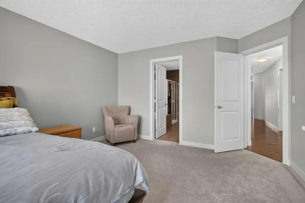 27 Pantego Avenue NW Calgary AB T3K 0C4