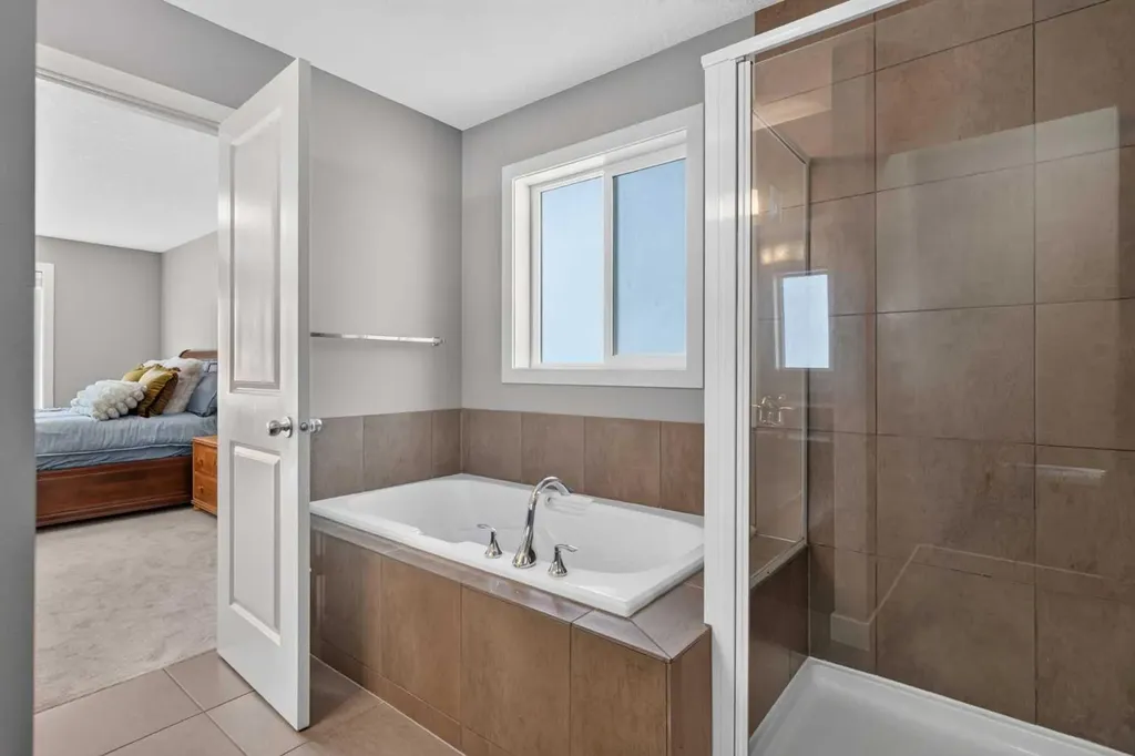 27 Pantego Avenue NW Calgary AB T3K 0C4