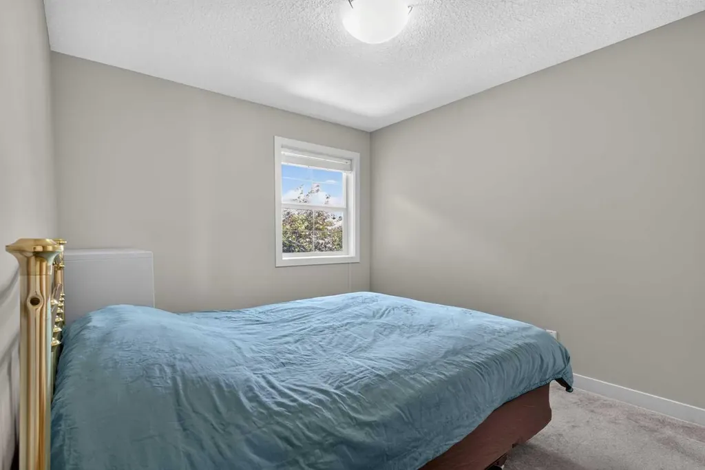 27 Pantego Avenue NW Calgary AB T3K 0C4