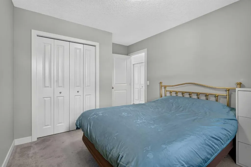 27 Pantego Avenue NW Calgary AB T3K 0C4