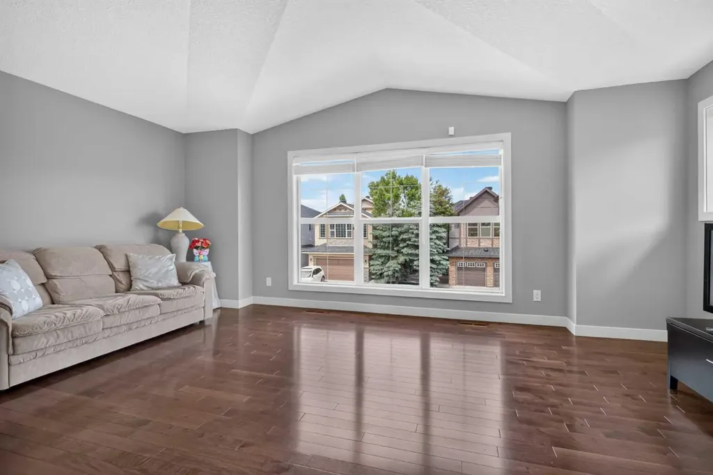 27 Pantego Avenue NW Calgary AB T3K 0C4