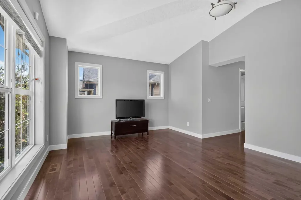 27 Pantego Avenue NW Calgary AB T3K 0C4