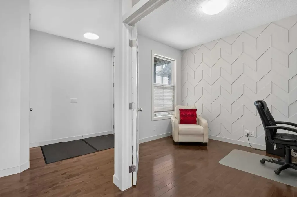 27 Pantego Avenue NW Calgary AB T3K 0C4
