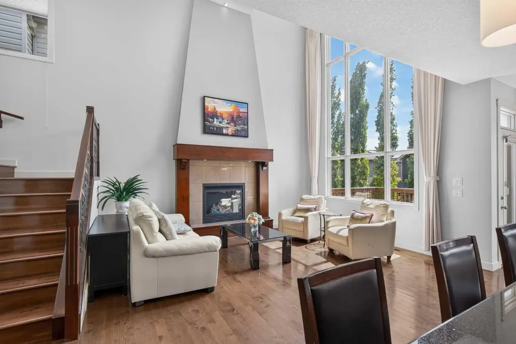 27 Pantego Avenue NW Calgary AB T3K 0C4