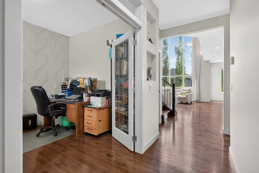 27 Pantego Avenue NW Calgary AB T3K 0C4