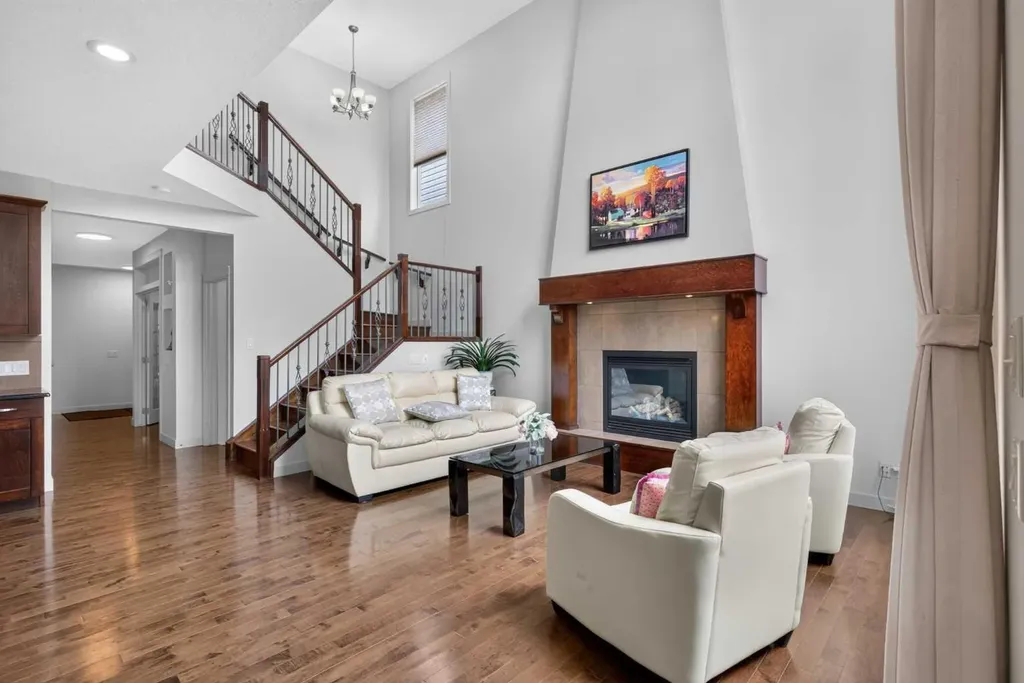 27 Pantego Avenue NW Calgary AB T3K 0C4