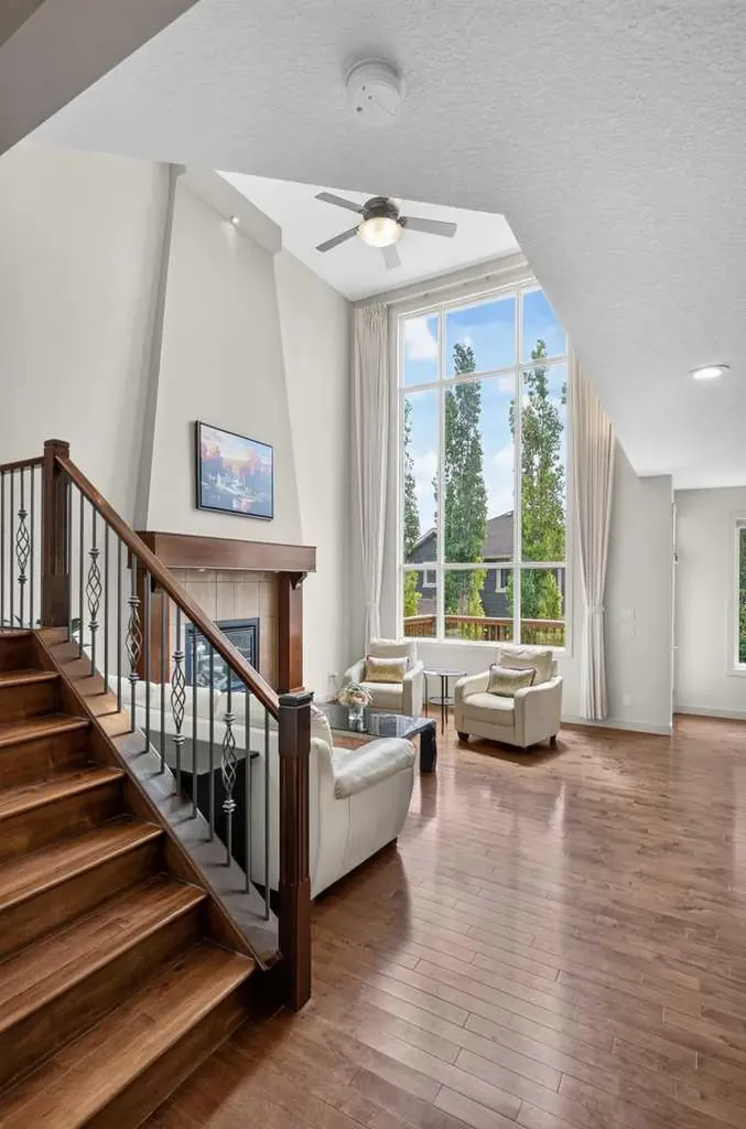 27 Pantego Avenue NW Calgary AB T3K 0C4