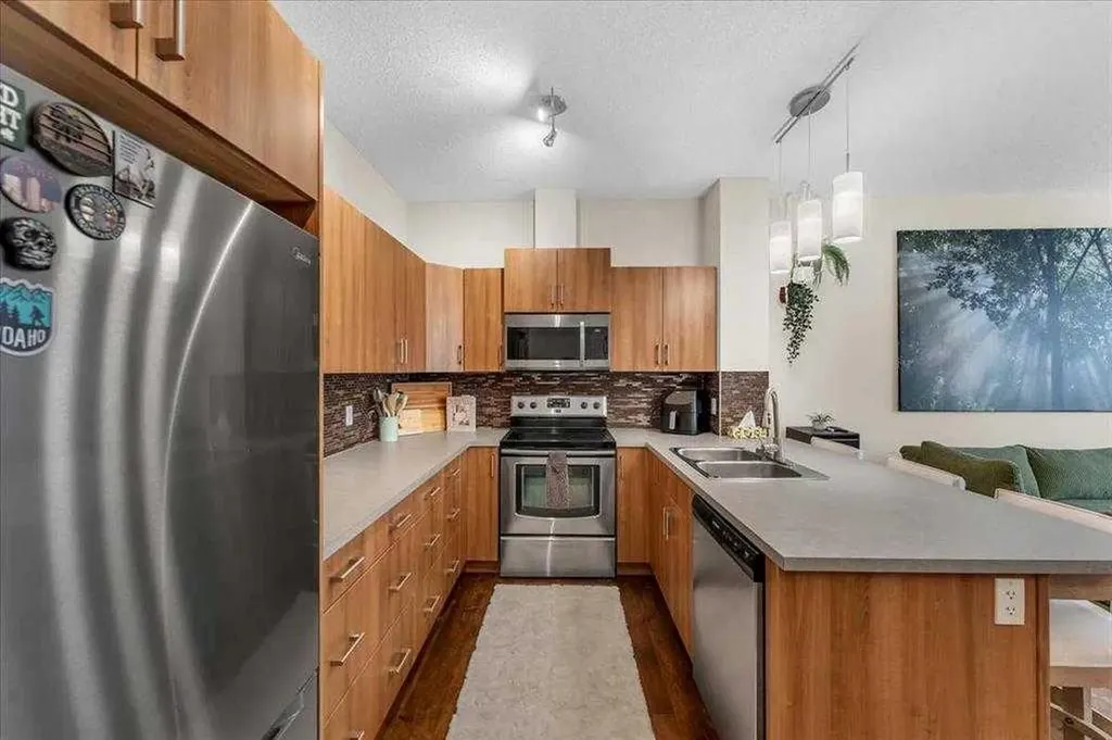10 Auburn Bay Avenue SE Calgary AB T3M0P7