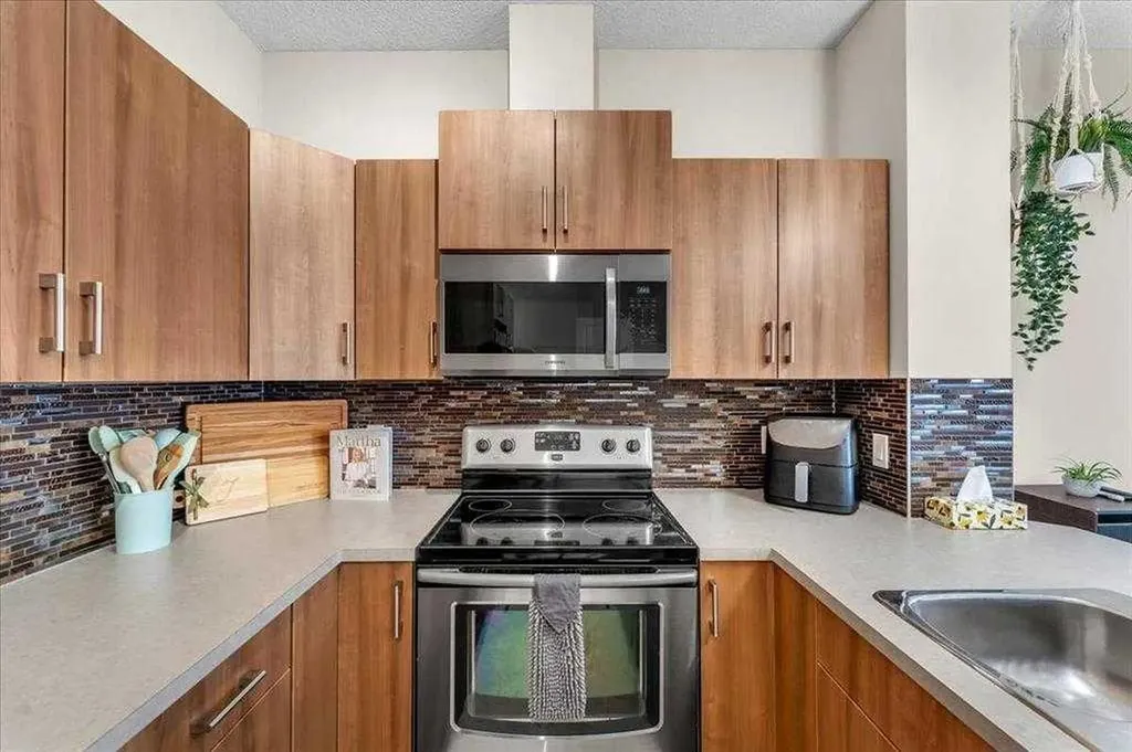 10 Auburn Bay Avenue SE Calgary AB T3M0P7
